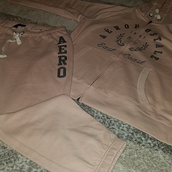 Track suit - Picture 3 of 6